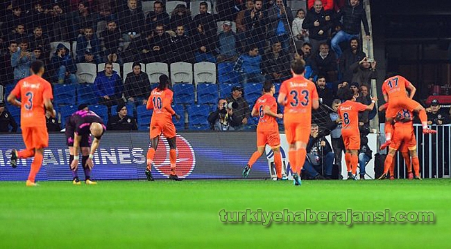 Medipol Başakşehir Evinde Lider Galatasaray'ı Dağıttı!