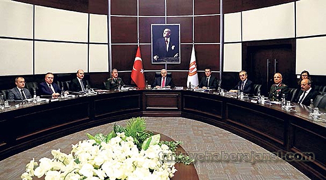S-400 Füze Sistemi Masaya Yatırıldı