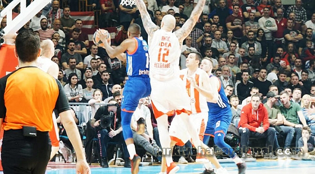 Anadolu Efes Sırbistan'da Farklı Yenildi!