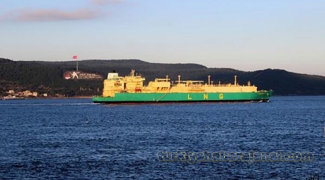 Çanakkale Boğazı'ndan Dev Tanker Geçti