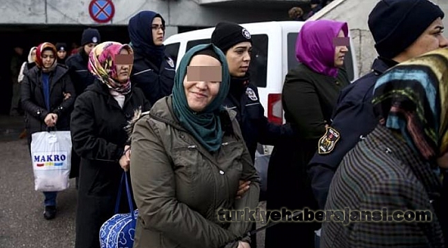 FETÖ'nün Ablaları Utanmadan Güldüler
