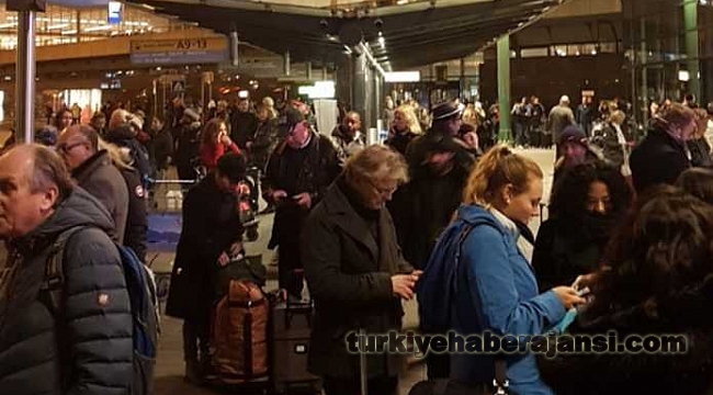 Hollanda'da Havalanında Bıçaklı Saldırgan Paniği