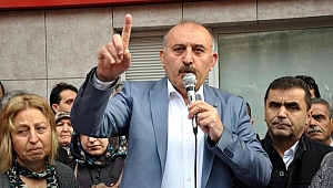 Hüngür Hüngür Ağlayarak İstifa Etti