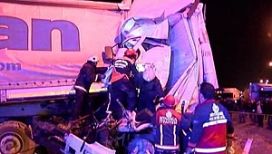 İstanbul'da Feci Kaza! Trafik Kilitlendi