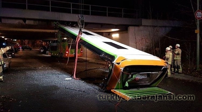 Köprüye Çarptı Bu Hale Geldi