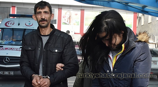 Silah KuryesiÜüniversiteli Tabancayı Sütyeninde Saklamış