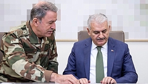 Başbakan Yıldırım, Komuta Harekât Merkezi'nde Bilgi Aldı
