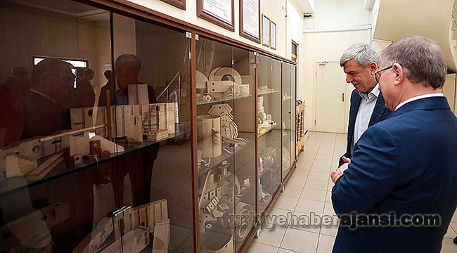 Karaosmanoğlu, Transcan Trafo Fabrikasını Ziyaret Etti