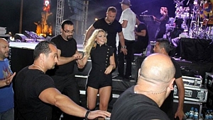 Korumasından Hadise'ye Sigorta Davası