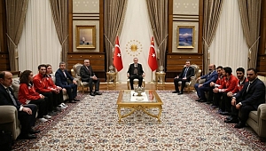 Erdoğan, Millî Sporcuları Kabul Etti