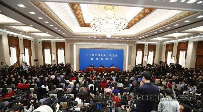 Çin'de İlk Kez Anayasaya Bağlılık İçin Yemin Töreni Yapılacak