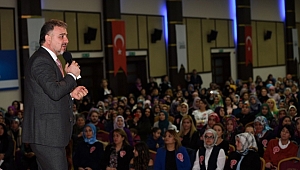 Esenyurt'ta 8 Mart Söyleşi ve Tiyatro İle Kutlandı