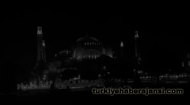 İstanbul Karanlığa Büründü