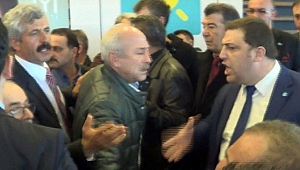 İYİ Parti Kongresinde Arbede Çıktı