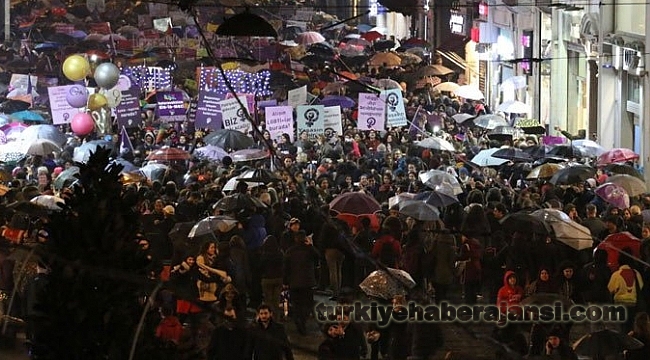 kadinlardan istiklal caddesi nde buyuk yuruyus guncel turkiye haber ajansi