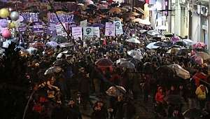 Kadınlardan İstiklal Caddesi'nde Büyük Yürüyüş