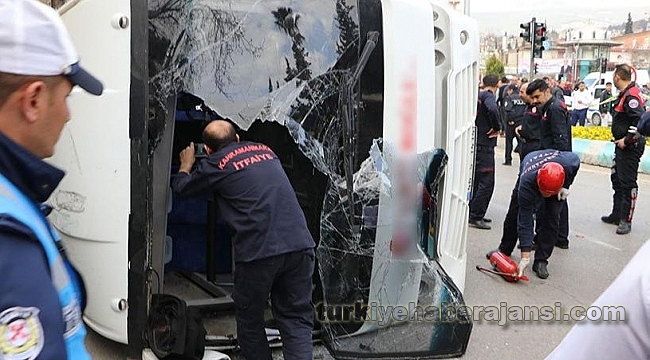 Minibüs Devrildi, Çok Sayıda Öğrenci Yaralı