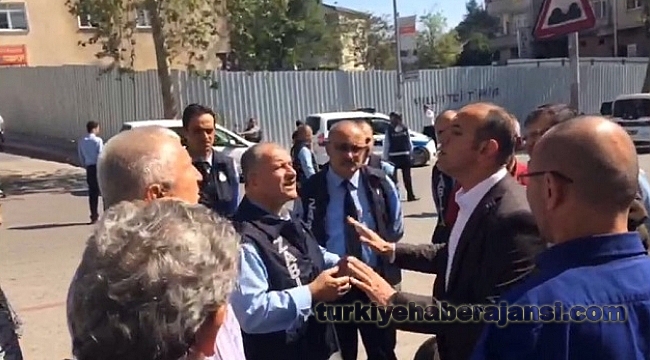 AKP'li Belediye CHP'nin Seçim Çadırına Müdahale Etti