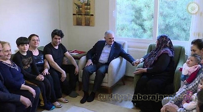 Başbakan İzmir'deki O Aileyle Buluştu