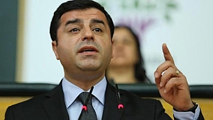 Demirtaş'tan Hendek ve Barikat Özeleştirisi