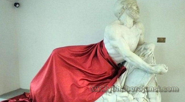 Heykel Örtüldü, Ortalık Karıştı!