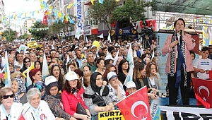 Meral Akşener Manisa'da Büyük İlgi Gördü