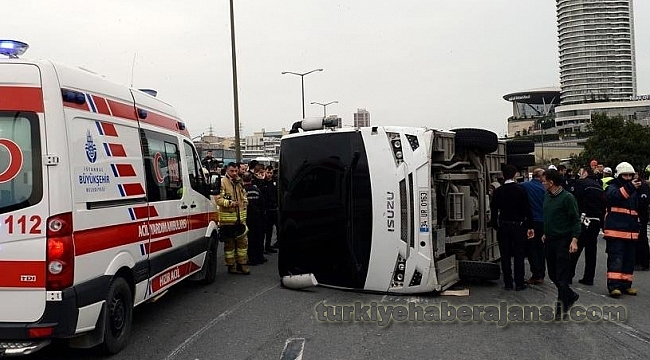 TEM'de Polis Otobüsü Devrildi!