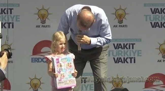 Erdoğan'ın Minik Kıza Sorduğu Soru Mitinge Damga Vurdu