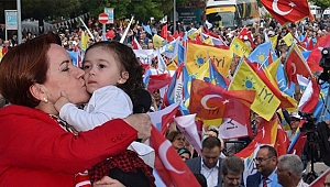 Meral Akşener Balıkesir'de Halka Hitap Etti
