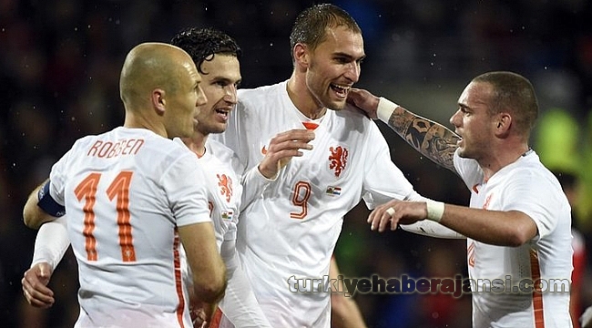 Beşiktaş Forvet Transferi İçin Bas Dost'la İlgileniyor!