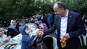 Nostalji Bahçeleri'nde 3 Nesil Bir Arada İftar Yaptı