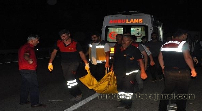 Çorum'da Gece Yarısı Feci Kaza: 2 Ölü, 6 Yaralı