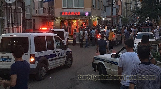 Palalı Saldırganlar Mahalleyi Birbirine Kattı