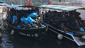 Bayramda Teknelerden 90 Ton Atık Su, 128 Ton Çöp Toplandı