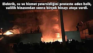 Göstericiler Siyasi Parti ve Kamu Binalarını Ateşe Verdi