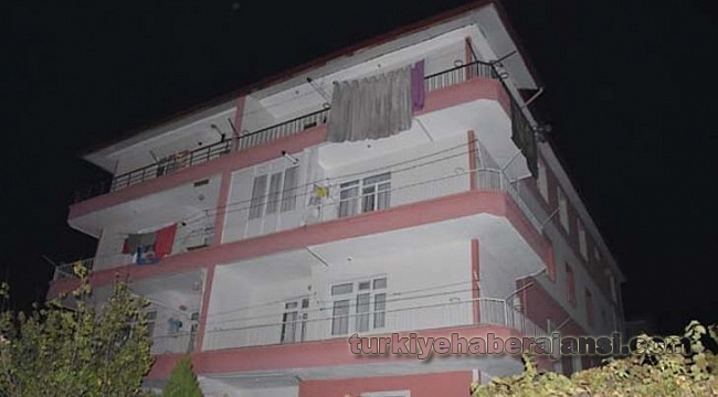 Yeğenini 5'inci Kattaki Evin Balkonundan Attı!