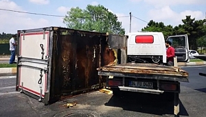 Kaza Yapan Kamyonet Metrelerce Sürüklendi