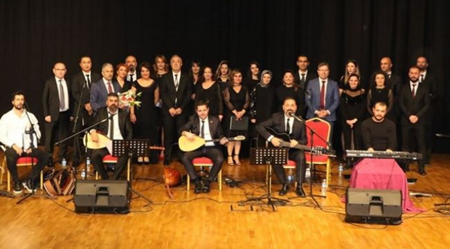 Sancaktepe'de Müzik Öğretmenleri Korosu konser verdi