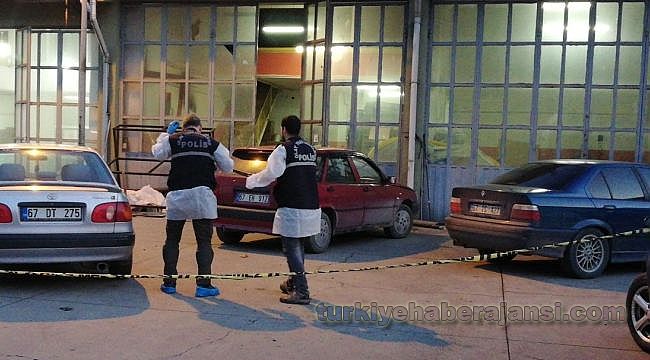 Tamirhaneyi Bastı, Dehşet Saçtı: 3 Yaralı