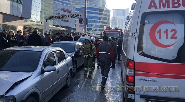 Ümraniye'de Feci Kaza: 1'i Bebek 5 Yaralı