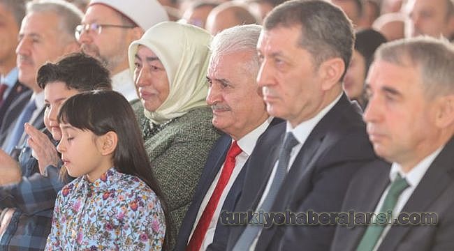 Binali Yıldırım ve Eşinin Duygusal Anları