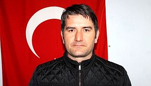 Güvenlik görevlisi şehit mezarlarını bisikletiyle ziyaret ediyor