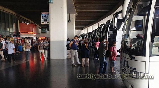 Sahte seyahat izin belgesi ile polise yakalandılar