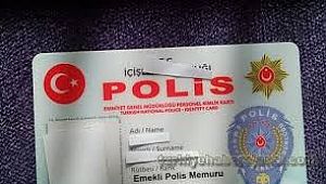 Emektar polis,10 ay sonra yenilenen kimlik kartına kavuştu 