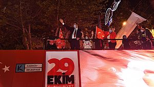 Kadıköy'de 19.23'te İstiklal Marşı Coşkusu