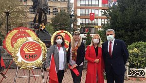 Sanatçı Nesrin Akkoç’un, Cumhuriyet Coşkusu