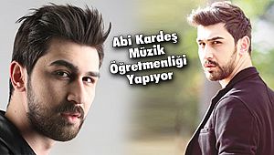 Abi Kardeş Müzik Öğretmenliği Yapıyor