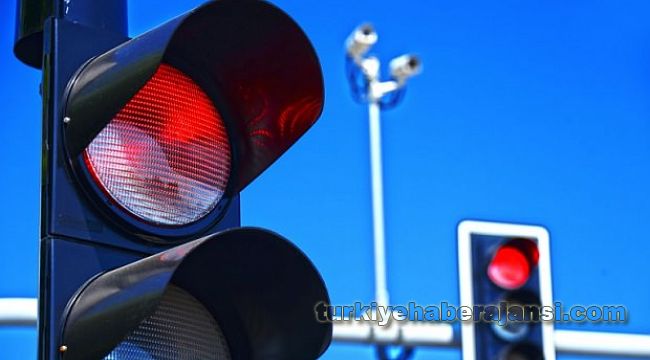 İki günde 6 bin 264 sürücüye KIRMIZI IŞIK cezası - Güncel ...