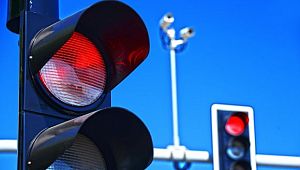 Bir günde 5 bin 476 Sürücüye KIRMIZI IŞIK Cezası 