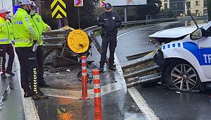  Polis otosu bariyerlere ok gibi saplandı : 2 Polis Yaralı